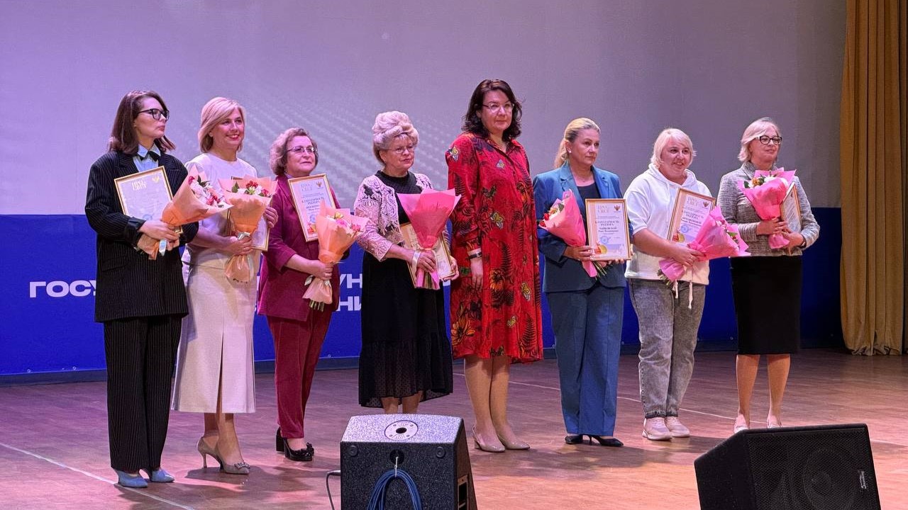 Сотрудники Института реализации госполитики награждены почетными грамотами и благодарностями Просвета