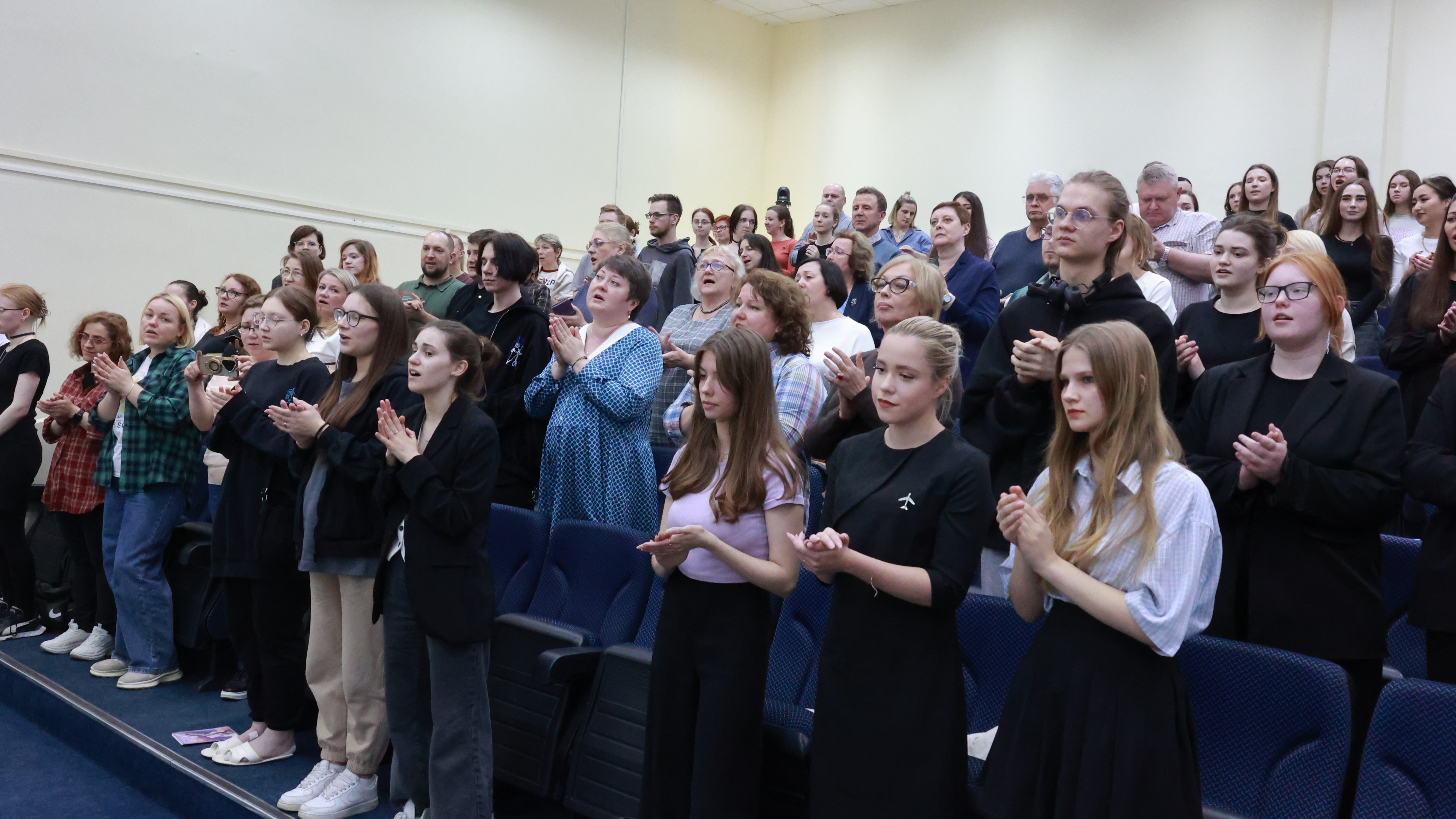 Концерт в честь 80-летия Победы прошел в Просвете