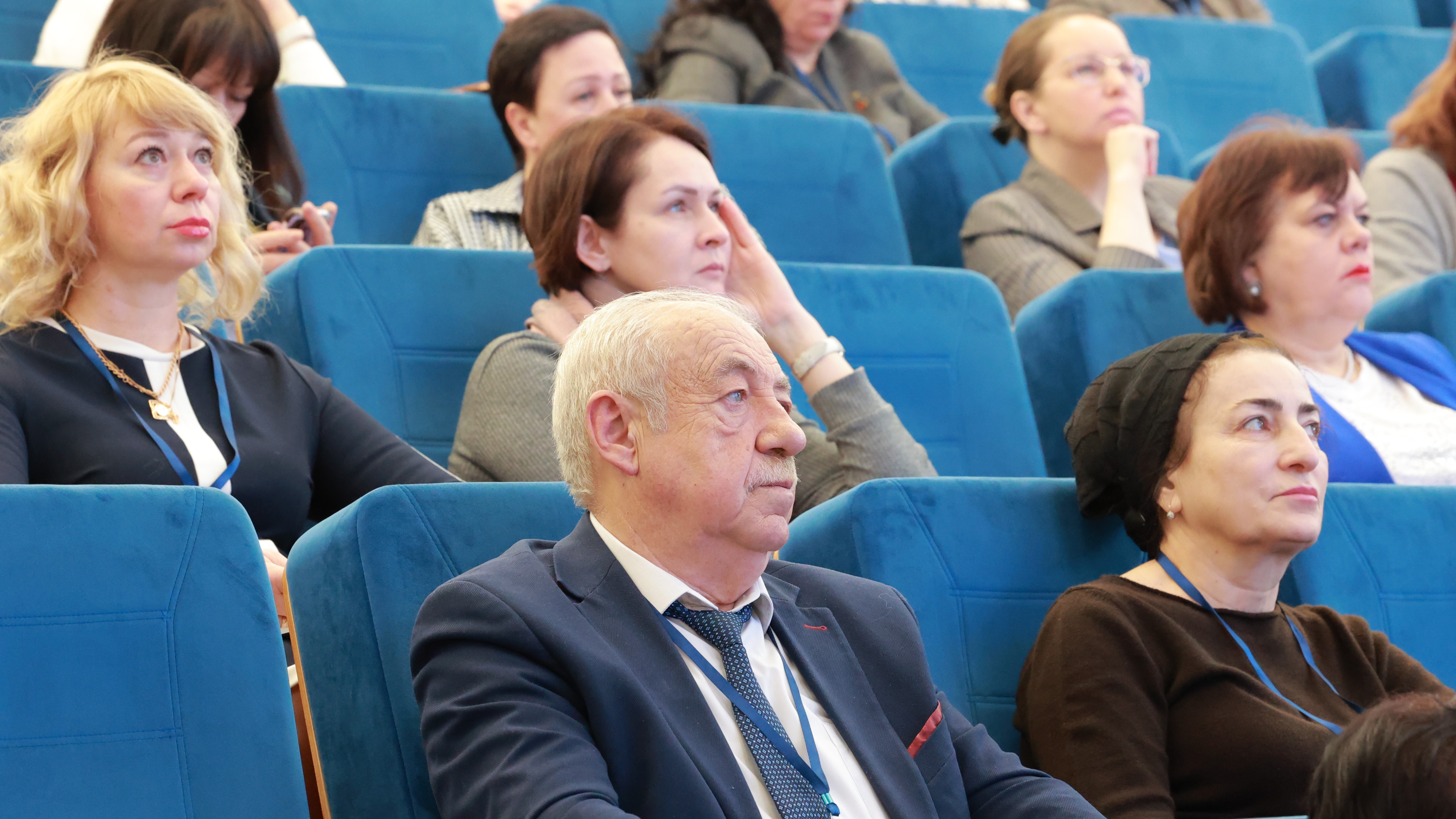 От стратегических целей к практике: Центр «Вершина» в фокусе второго дня стратегической сессии