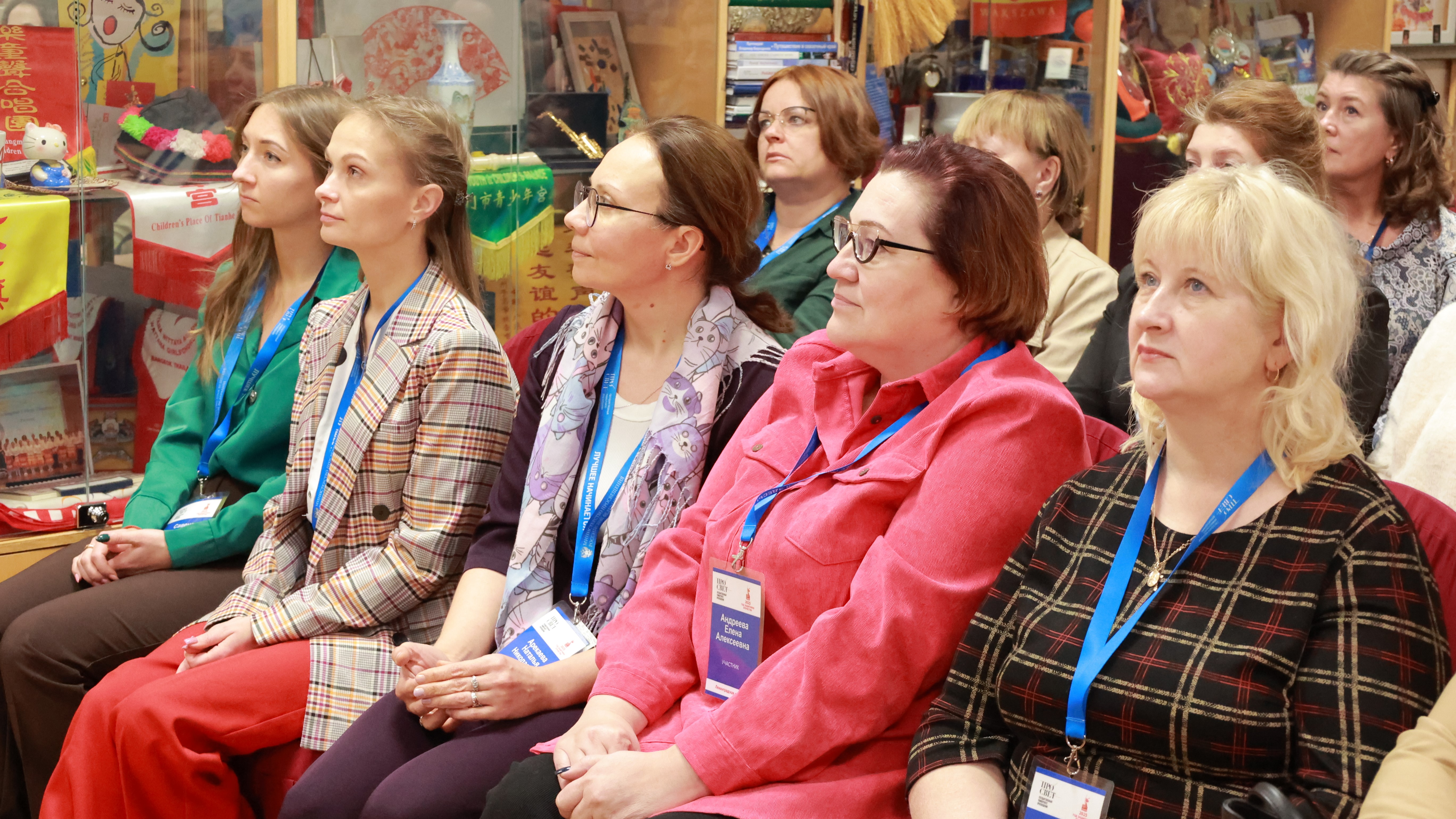 Педагоги ИЗО освоили современные техники на практических мастер-классах