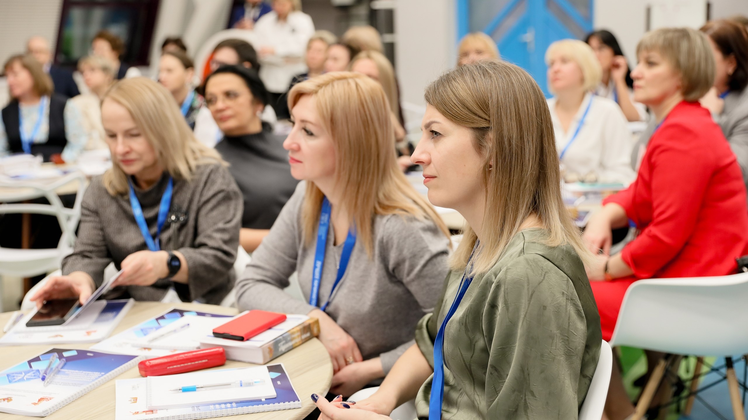 Лидеры школьного образования осваивают новые подходы к управлению в Санкт-Петербурге