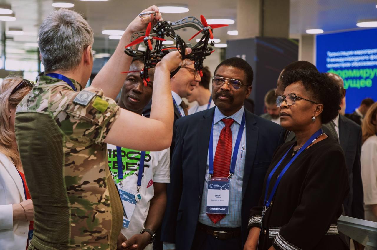 Команда Государственного университета просвещения во главе с ректором Ириной Александровной Кокоевой участвует во II Международном форуме министров образования «Формируя будущее» и встречах министров образования стран БРИКС в Казани