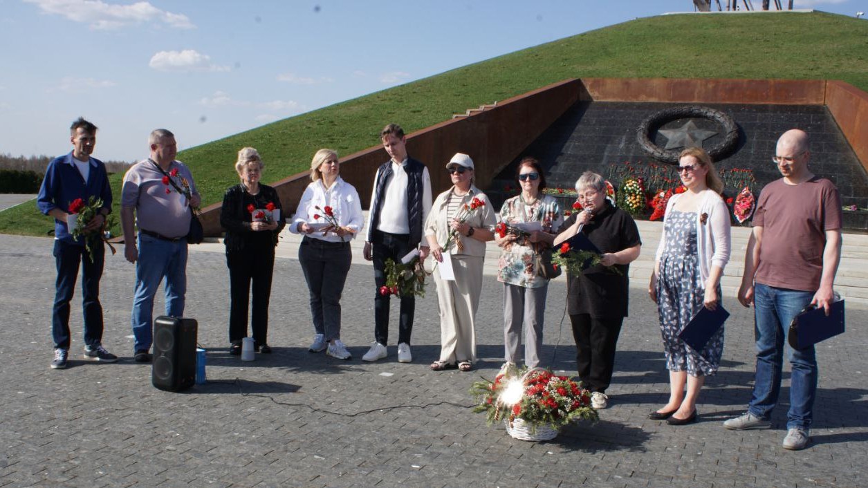 Сотрудники и студенты Просвета посетили мемориал Советскому солдату подо Ржевом