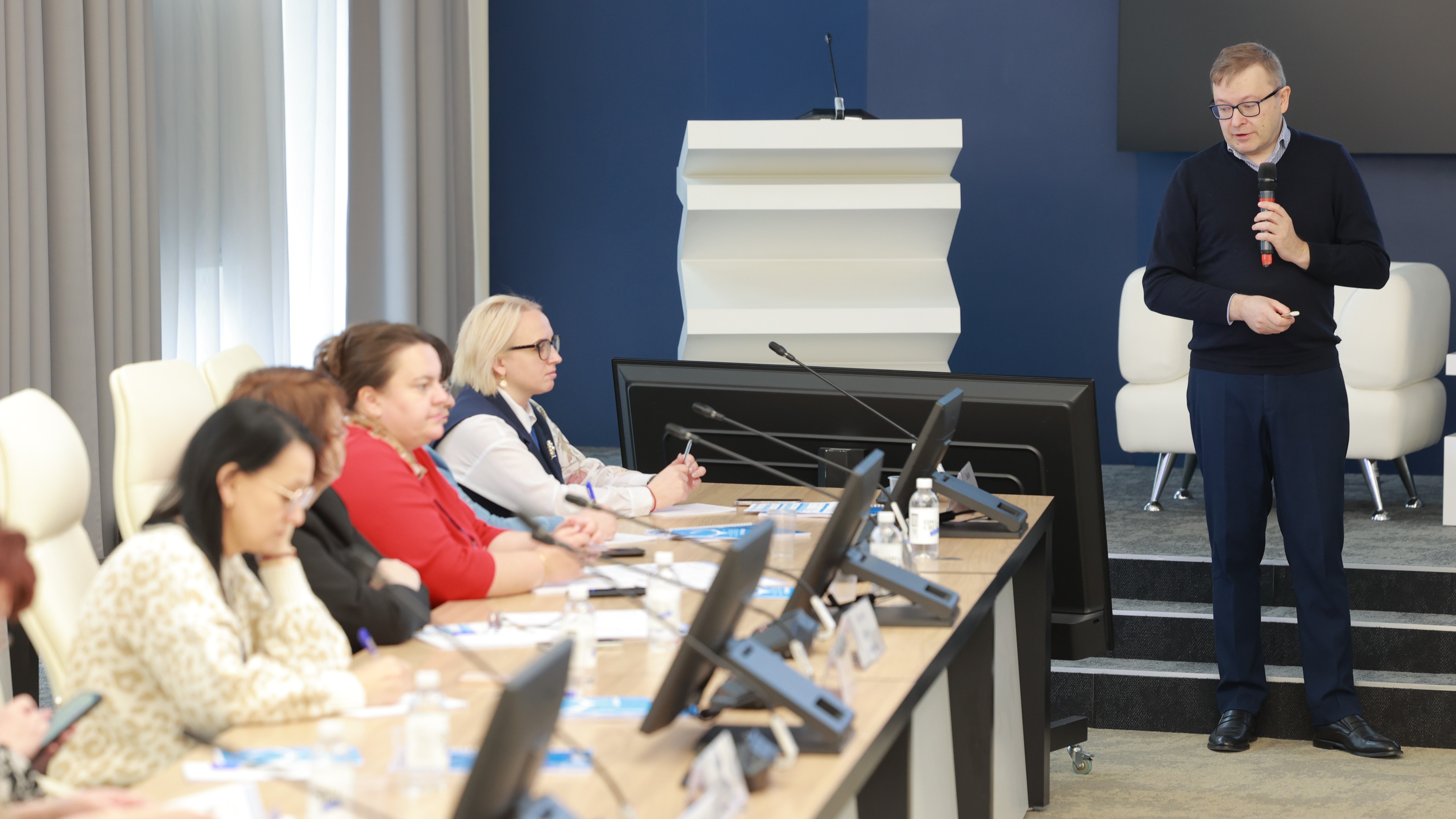 Управленцы Ленинградской области освоят современные подходы к руководству школой в Просвете