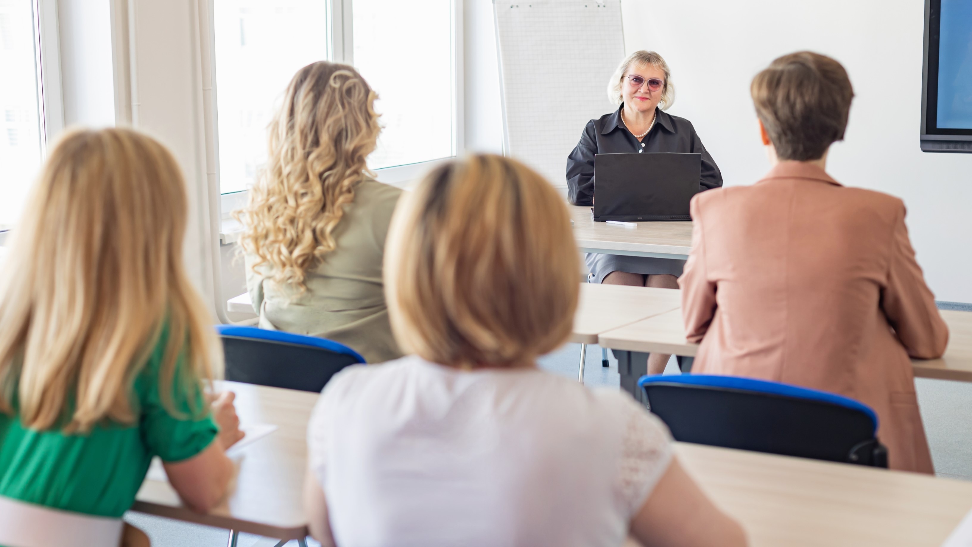 Стартовала запись на программы повышения квалификации для управленческих команд школ и дошкольных учреждений